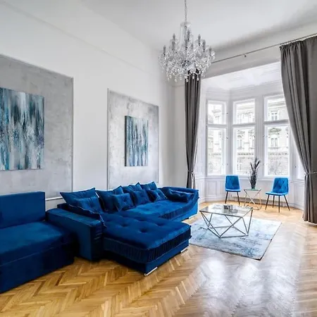 Andrassy Grandeur With Indoor Parking *