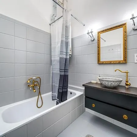 Andrassy Grandeur With Indoor Parking