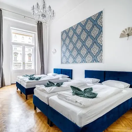 Apartamento Andrassy Grandeur With Indoor Parking Budapest