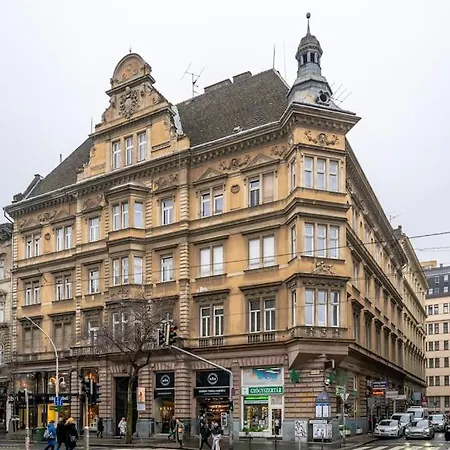 Andrassy Grandeur With Indoor Parking
