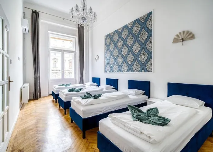 Apartamento Andrassy Grandeur With Indoor Parking Budapeste
