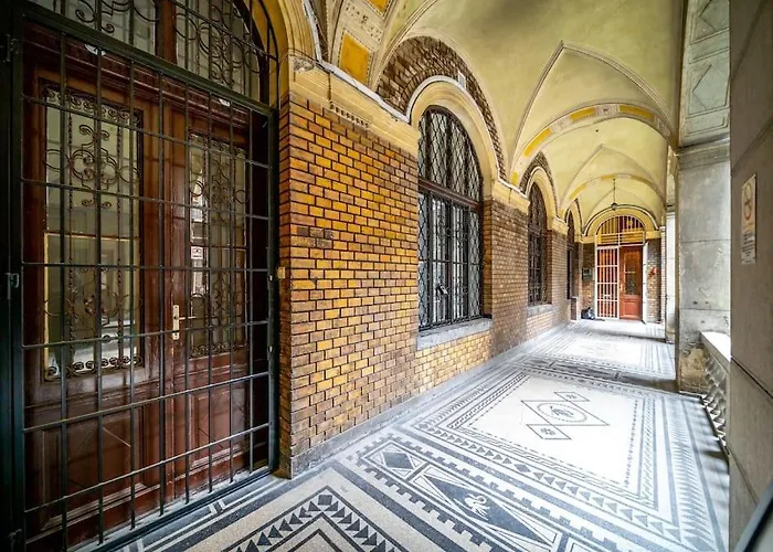 Andrassy Grandeur With Indoor Parking Appartement