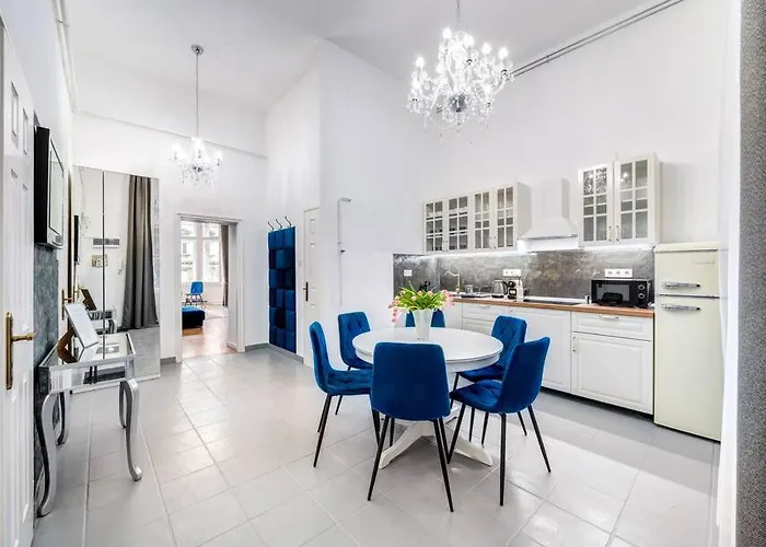 Andrassy Grandeur With Indoor Parking *